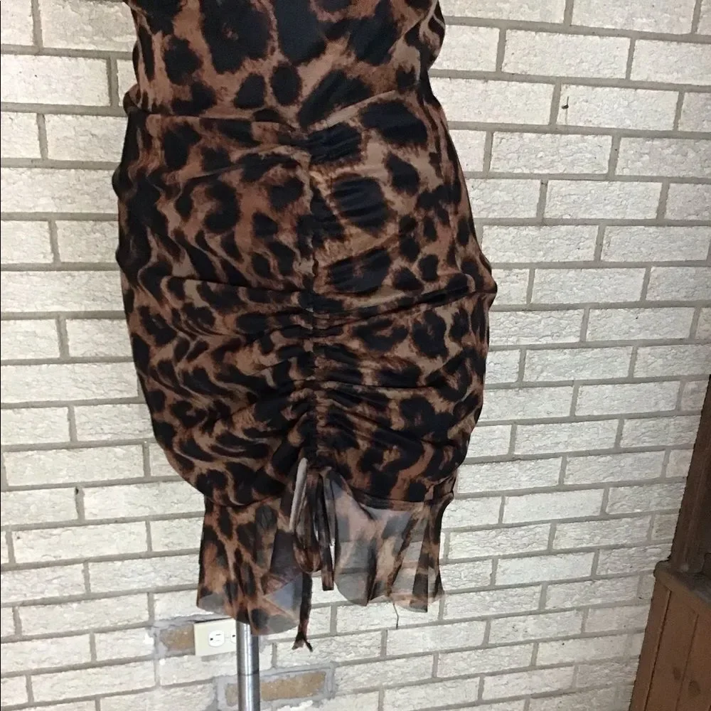 Pretty little thing cheetah print polyester size 8.